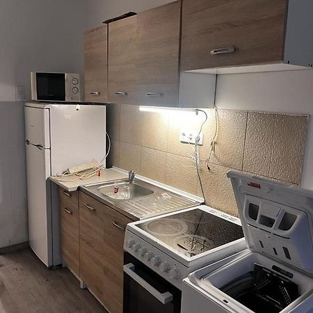 Downtown Fine-Tuned 2 Bedroom + Livingroom Apartment Th.32.1.3 Szombathely Dış mekan fotoğraf